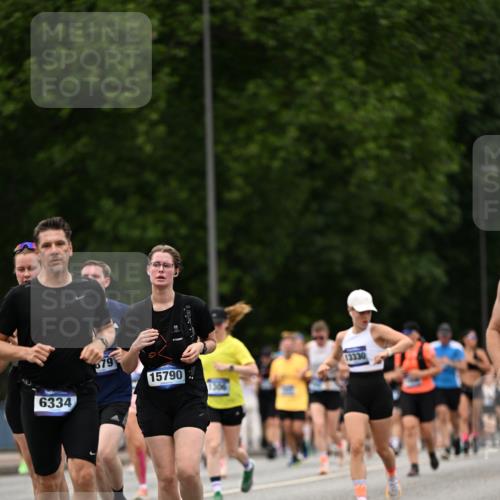 29.06.2025 - hella hamburg halbmarathon Dr. Thomas Lammeyer http://msf.ph/oto/8422840 29.06.2025 10:48:24 Kennedybrücke 1026, 1400, 1459, 1802, 1804, 2258, 2343, 2674, 2733, 3065, 3597, 4636, 4866, 5001, 5127, 5192, 5201, 5214, 5649, 5902, 5905, 6226, 6334, 6931, 7197, 8058, 8504, 8591, 9704, 9879, 10006, 10097, 10220, 10285, 10553, 11093, 11279 meine-sportfotos.de