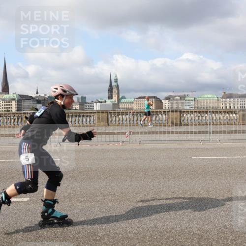 29.06.2025 - hella hamburg halbmarathon Lena Gebhardt http://msf.ph/oto/8422849 29.06.2025 08:57:52 Lombardsbrücke 5 meine-sportfotos.de