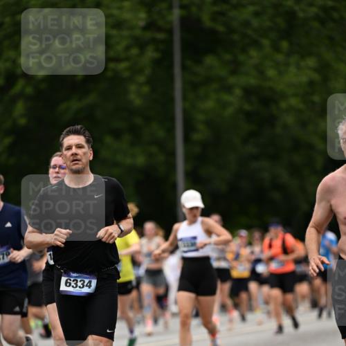 29.06.2025 - hella hamburg halbmarathon Dr. Thomas Lammeyer http://msf.ph/oto/8422871 29.06.2025 10:48:26 Kennedybrücke 1026, 1400, 1459, 1802, 1804, 2258, 2674, 2733, 3065, 3597, 4636, 4866, 5001, 5127, 5192, 5201, 5649, 5902, 5905, 6226, 6334, 6931, 7197, 8058, 8504, 8591, 9704, 9879, 10006, 10097, 10220, 10285, 10553, 11093 meine-sportfotos.de