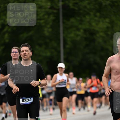 29.06.2025 - hella hamburg halbmarathon Dr. Thomas Lammeyer http://msf.ph/oto/8422878 29.06.2025 10:48:26 Kennedybrücke 1026, 1400, 1459, 1802, 1804, 2258, 2674, 2733, 3065, 3597, 4636, 4866, 5001, 5127, 5192, 5201, 5649, 5902, 5905, 6226, 6334, 6931, 7197, 8058, 8504, 8591, 9704, 9879, 10006, 10097, 10220, 10285, 10553, 11093 meine-sportfotos.de
