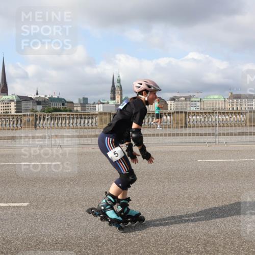 29.06.2025 - hella hamburg halbmarathon Lena Gebhardt http://msf.ph/oto/8422903 29.06.2025 08:57:53 Lombardsbrücke 5 meine-sportfotos.de