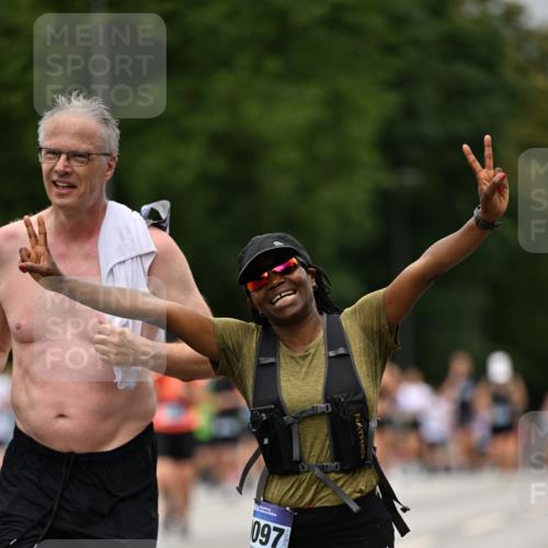 29.06.2025 - hella hamburg halbmarathon Dr. Thomas Lammeyer http://msf.ph/oto/8422905 29.06.2025 10:48:28 Kennedybrücke 1026, 1095, 1400, 1459, 1802, 1804, 2073, 2258, 2674, 2733, 3065, 3597, 4636, 4866, 5001, 5127, 5192, 5201, 5649, 5902, 5905, 6226, 6334, 6931, 7197, 8058, 8504, 8591, 9879, 10006, 10097, 10220, 10285, 10553, 11093 meine-sportfotos.de