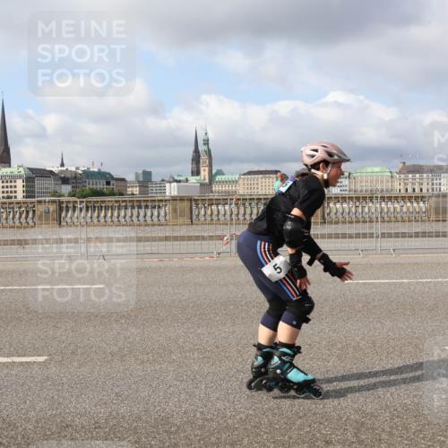 29.06.2025 - hella hamburg halbmarathon Lena Gebhardt http://msf.ph/oto/8422926 29.06.2025 08:57:53 Lombardsbrücke  meine-sportfotos.de