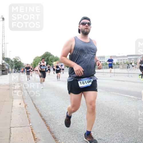 29.06.2025 - hella hamburg halbmarathon Lena Gebhardt http://msf.ph/oto/8422936 29.06.2025 10:52:55 Lombardsbrücke 16794, 18106, 2994, 1369, 1826, 2146, 2291, 2362, 2420, 2528, 2701, 2983, 2988, 3140, 3227, 3787, 4591, 4626, 4729, 5360, 6135, 6521, 7032, 7511, 7681, 7737, 8641, 9068, 9070, 9103, 9545, 10055, 10080, 10392, 10417, 10568, 10600, 10661, 10879, 10928, 10981, 11520, 11524, 11919, 12127, 12128, 12994, 13489, 13916, 13917, 14009, 14765, 14807, 14977, 14979, 16137 meine-sportfotos.de
