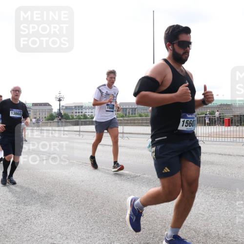 29.06.2025 - hella hamburg halbmarathon Lena Gebhardt http://msf.ph/oto/8422961 29.06.2025 10:28:05 Lombardsbrücke 13860, 15608, 15601, 1148, 2080, 3389, 3445, 5177, 5369, 5604, 5847, 6214, 6632, 7497, 7667, 7764, 7978, 8085, 8215, 8327, 9567, 9653, 9654, 9688, 10412, 10413, 11692, 11739, 12780, 12823, 12842, 13043, 13045, 13296, 13568, 13678, 13860, 14017, 14155, 14206, 15123, 15607, 15608, 16569, 16804, 16838, 18256, 18301, 18626 meine-sportfotos.de