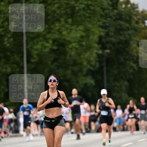 29.06.2025 - hella hamburg halbmarathon Dr. Thomas Lammeyer http://msf.ph/oto/8423022 29.06.2025 10:48:36 Kennedybrücke 1026, 1095, 1400, 1459, 1802, 1804, 2073, 2258, 2674, 2733, 3065, 3597, 4636, 4866, 4968, 5001, 5127, 5192, 5201, 5355, 5902, 5905, 6036, 6226, 6334, 7489, 8058, 8591, 8763, 8870, 9331, 9333, 9879, 10006, 10097, 10220, 10285, 10553, 10707, 11093 meine-sportfotos.de