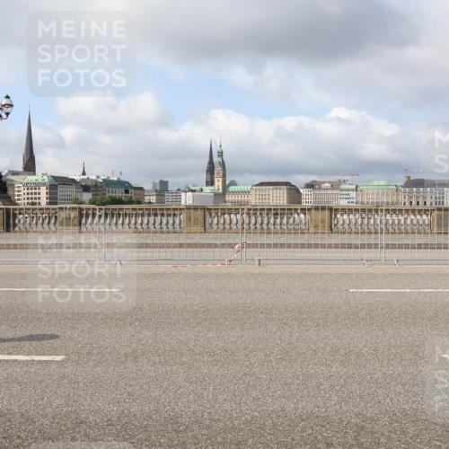 29.06.2025 - hella hamburg halbmarathon Lena Gebhardt http://msf.ph/oto/8423028 29.06.2025 08:57:58 Lombardsbrücke  meine-sportfotos.de