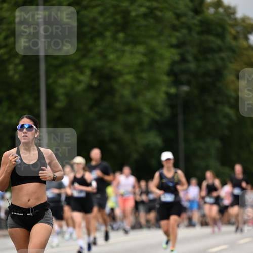 29.06.2025 - hella hamburg halbmarathon Dr. Thomas Lammeyer http://msf.ph/oto/8423066 29.06.2025 10:48:37 Kennedybrücke 1026, 1095, 1400, 1459, 1802, 1804, 2073, 2186, 2258, 2674, 2733, 3065, 3597, 4636, 4866, 4968, 5127, 5355, 5902, 5905, 6036, 6226, 6334, 7489, 8058, 8591, 8763, 8870, 9331, 9333, 9879, 10006, 10097, 10220, 10285, 10553, 10707, 11093 meine-sportfotos.de