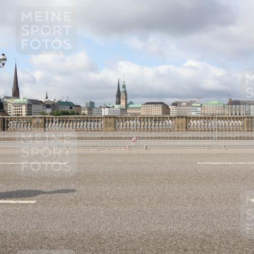 29.06.2025 - hella hamburg halbmarathon Lena Gebhardt http://msf.ph/oto/8423069 29.06.2025 08:57:58 Lombardsbrücke  meine-sportfotos.de