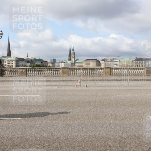 29.06.2025 - hella hamburg halbmarathon Lena Gebhardt http://msf.ph/oto/8423114 29.06.2025 08:57:58 Lombardsbrücke  meine-sportfotos.de