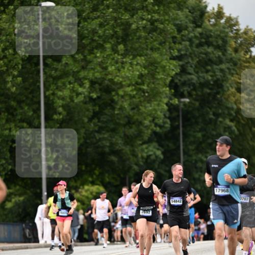 29.06.2025 - hella hamburg halbmarathon Dr. Thomas Lammeyer http://msf.ph/oto/8423130 29.06.2025 10:48:44 Kennedybrücke 1026, 1095, 1400, 1459, 1802, 1804, 2073, 2186, 2674, 2692, 2733, 3065, 3596, 4968, 5127, 5355, 6036, 6226, 6895, 7489, 8058, 8591, 8763, 8870, 9331, 9333, 10285, 10553, 10707, 11093 meine-sportfotos.de