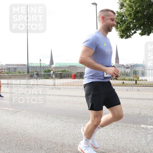 29.06.2025 - hella hamburg halbmarathon Lena Gebhardt http://msf.ph/oto/8423137 29.06.2025 10:28:08 Lombardsbrücke 5369, 1148, 2080, 3389, 3445, 5177, 5369, 5604, 5847, 6632, 7497, 7667, 7978, 8085, 8215, 8327, 9567, 9653, 9654, 9688, 11692, 11739, 12780, 12823, 12842, 13043, 13045, 13296, 13568, 13678, 13860, 14017, 14155, 15123, 15607, 15608, 16569, 16804, 16838, 18256, 18301, 18604, 18626 meine-sportfotos.de