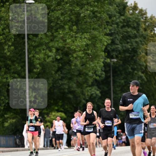 29.06.2025 - hella hamburg halbmarathon Dr. Thomas Lammeyer http://msf.ph/oto/8423147 29.06.2025 10:48:44 Kennedybrücke 1026, 1095, 1400, 1459, 1802, 1804, 2073, 2186, 2674, 2692, 2733, 3065, 3596, 4968, 5127, 5355, 6036, 6226, 6895, 7489, 8058, 8591, 8763, 8870, 9331, 9333, 10285, 10553, 10707, 11093 meine-sportfotos.de