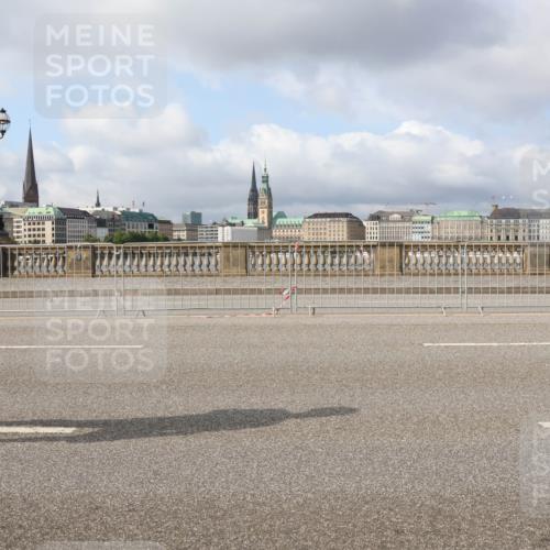 29.06.2025 - hella hamburg halbmarathon Lena Gebhardt http://msf.ph/oto/8423158 29.06.2025 08:57:59 Lombardsbrücke 92 meine-sportfotos.de