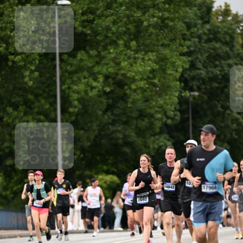 29.06.2025 - hella hamburg halbmarathon Dr. Thomas Lammeyer http://msf.ph/oto/8423161 29.06.2025 10:48:45 Kennedybrücke 1026, 1095, 1400, 1459, 1802, 1804, 2073, 2186, 2674, 2692, 2733, 3065, 3596, 4968, 5127, 5355, 6036, 6895, 7489, 8058, 8591, 8763, 8870, 9331, 9333, 10285, 10553, 10707 meine-sportfotos.de