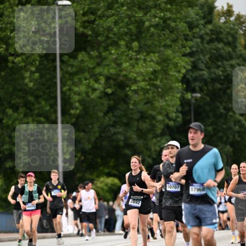 29.06.2025 - hella hamburg halbmarathon Dr. Thomas Lammeyer http://msf.ph/oto/8423172 29.06.2025 10:48:45 Kennedybrücke 1026, 1095, 1400, 1459, 1802, 1804, 2073, 2186, 2674, 2692, 2733, 3065, 3596, 4968, 5127, 5355, 6036, 6895, 7489, 8058, 8591, 8763, 8870, 9331, 9333, 10285, 10553, 10707 meine-sportfotos.de