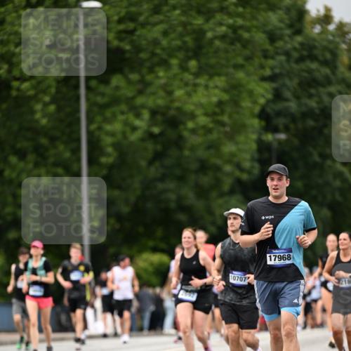 29.06.2025 - hella hamburg halbmarathon Dr. Thomas Lammeyer http://msf.ph/oto/8423177 29.06.2025 10:48:45 Kennedybrücke 1026, 1095, 1400, 1459, 1802, 1804, 2073, 2186, 2674, 2692, 2733, 3065, 3596, 4968, 5127, 5355, 6036, 6895, 7489, 8058, 8591, 8763, 8870, 9331, 9333, 10285, 10553, 10707 meine-sportfotos.de