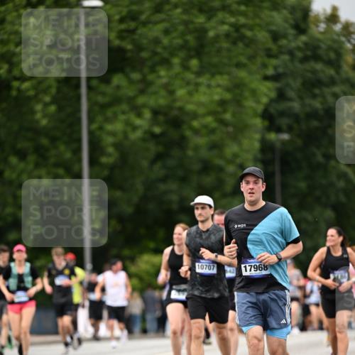 29.06.2025 - hella hamburg halbmarathon Dr. Thomas Lammeyer http://msf.ph/oto/8423204 29.06.2025 10:48:46 Kennedybrücke 1026, 1095, 1400, 1459, 1802, 1804, 2073, 2186, 2674, 2692, 2733, 3065, 3596, 4968, 5127, 5355, 5730, 5731, 6036, 6895, 7489, 8058, 8591, 8763, 8870, 9331, 9333, 10285, 10553, 10707 meine-sportfotos.de