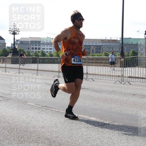 29.06.2025 - hella hamburg halbmarathon Lena Gebhardt http://msf.ph/oto/8423210 29.06.2025 09:42:59 Lombardsbrücke 4338, 4338, 5301, 5612, 7331, 7855, 9097, 9269, 9385, 10468, 11078, 11228, 11994, 12341, 12360, 12529, 12992, 13346, 13872, 13913, 14728, 14753, 14836, 16615, 17614, 18037, 18740, 19041, 19042, 19050, 19076, 19078 meine-sportfotos.de