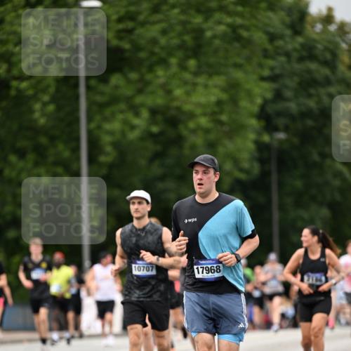 29.06.2025 - hella hamburg halbmarathon Dr. Thomas Lammeyer http://msf.ph/oto/8423233 29.06.2025 10:48:47 Kennedybrücke 1026, 1095, 1459, 1802, 1804, 2073, 2186, 2674, 2692, 2733, 3065, 3596, 4215, 4968, 5127, 5355, 5730, 5731, 6036, 6895, 7489, 8058, 8591, 8763, 8870, 9331, 9333, 10285, 10553, 10707 meine-sportfotos.de