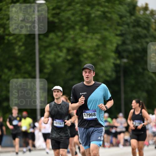 29.06.2025 - hella hamburg halbmarathon Dr. Thomas Lammeyer http://msf.ph/oto/8423238 29.06.2025 10:48:47 Kennedybrücke 1026, 1095, 1459, 1802, 1804, 2073, 2186, 2674, 2692, 2733, 3065, 3596, 4215, 4968, 5127, 5355, 5730, 5731, 6036, 6895, 7489, 8058, 8591, 8763, 8870, 9331, 9333, 10285, 10553, 10707 meine-sportfotos.de