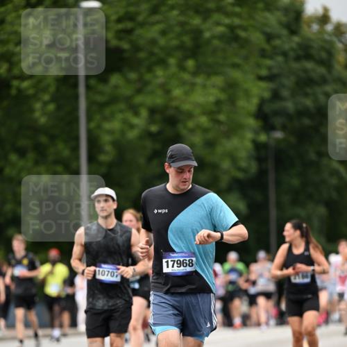 29.06.2025 - hella hamburg halbmarathon Dr. Thomas Lammeyer http://msf.ph/oto/8423247 29.06.2025 10:48:47 Kennedybrücke 1026, 1095, 1459, 1802, 1804, 2073, 2186, 2674, 2692, 2733, 3065, 3596, 4215, 4968, 5127, 5355, 5730, 5731, 6036, 6895, 7489, 8058, 8591, 8763, 8870, 9331, 9333, 10285, 10553, 10707 meine-sportfotos.de