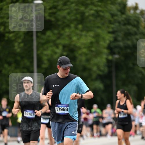 29.06.2025 - hella hamburg halbmarathon Dr. Thomas Lammeyer http://msf.ph/oto/8423268 29.06.2025 10:48:48 Kennedybrücke 1026, 1095, 1459, 1802, 1804, 2073, 2186, 2674, 2692, 3065, 3596, 4215, 4968, 5127, 5355, 5730, 5731, 6036, 6895, 7489, 8058, 8591, 8763, 8870, 9331, 9333, 10285, 10553, 10707 meine-sportfotos.de