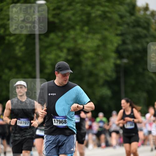 29.06.2025 - hella hamburg halbmarathon Dr. Thomas Lammeyer http://msf.ph/oto/8423276 29.06.2025 10:48:48 Kennedybrücke 1026, 1095, 1459, 1802, 1804, 2073, 2186, 2674, 2692, 3065, 3596, 4215, 4968, 5127, 5355, 5730, 5731, 6036, 6895, 7489, 8058, 8591, 8763, 8870, 9331, 9333, 10285, 10553, 10707 meine-sportfotos.de