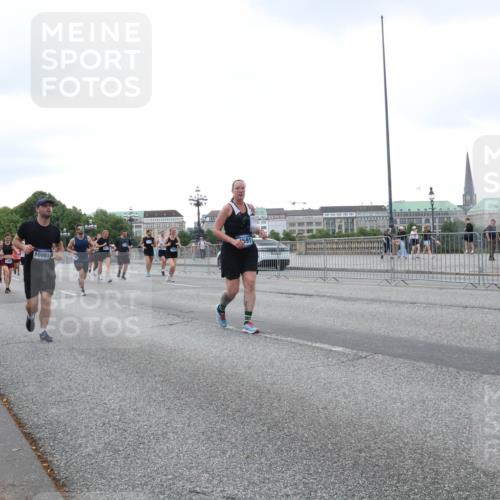 29.06.2025 - hella hamburg halbmarathon Lena Gebhardt http://msf.ph/oto/8423277 29.06.2025 10:52:59 Lombardsbrücke 10981, 1369, 1826, 2146, 2291, 2362, 2420, 2701, 2983, 2988, 3140, 3227, 3787, 4591, 4626, 4729, 5360, 5428, 6135, 6521, 7032, 7483, 7511, 7681, 7737, 8641, 9068, 9070, 9545, 10055, 10392, 10417, 10568, 10600, 10661, 10879, 10928, 10981, 11520, 11524, 11919, 12127, 12128, 12994, 13489, 13916, 13917, 14009, 14038, 14765, 14807, 14977, 14979, 16137 meine-sportfotos.de