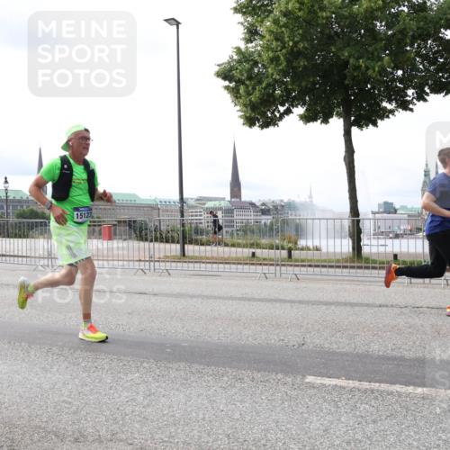 29.06.2025 - hella hamburg halbmarathon Lena Gebhardt http://msf.ph/oto/8423280 29.06.2025 10:28:11 Lombardsbrücke 15123, 1148, 2080, 3445, 5177, 5369, 5604, 5847, 6632, 7497, 7667, 8215, 8327, 9567, 9653, 9654, 9688, 11692, 11739, 12780, 12823, 12842, 13043, 13045, 13296, 13400, 13568, 13678, 13860, 14017, 14155, 15123, 15607, 15608, 16569, 16804, 18256, 18301, 18604, 18626, 19180 meine-sportfotos.de