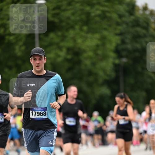 29.06.2025 - hella hamburg halbmarathon Dr. Thomas Lammeyer http://msf.ph/oto/8423293 29.06.2025 10:48:48 Kennedybrücke 1026, 1095, 1459, 1802, 1804, 2073, 2186, 2674, 2692, 3065, 3596, 4215, 4968, 5127, 5355, 5730, 5731, 6036, 6895, 7489, 8058, 8591, 8763, 8870, 9331, 9333, 10285, 10553, 10707 meine-sportfotos.de