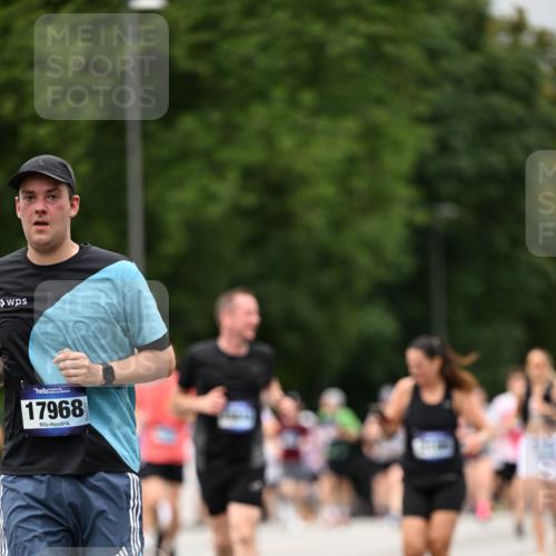 29.06.2025 - hella hamburg halbmarathon Dr. Thomas Lammeyer http://msf.ph/oto/8423311 29.06.2025 10:48:49 Kennedybrücke 1026, 1095, 1459, 1802, 1804, 2073, 2186, 2674, 2692, 3065, 3596, 4215, 4968, 5127, 5355, 5730, 5731, 6036, 6895, 7489, 7818, 8058, 8591, 8763, 8870, 9331, 9333, 10285, 10553, 10707 meine-sportfotos.de