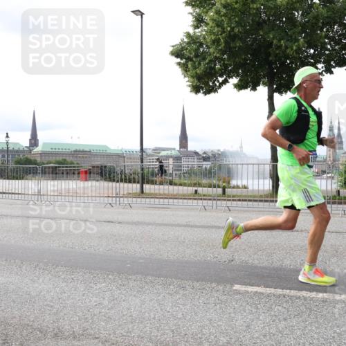 29.06.2025 - hella hamburg halbmarathon Lena Gebhardt http://msf.ph/oto/8423329 29.06.2025 10:28:11 Lombardsbrücke 841, 1148, 2080, 3445, 5177, 5369, 5604, 5847, 6632, 7497, 7667, 8215, 8327, 9567, 9653, 9654, 9688, 11692, 11739, 12780, 12823, 12842, 13043, 13045, 13296, 13400, 13568, 13678, 13860, 14017, 14155, 15123, 15607, 15608, 16569, 16804, 18256, 18301, 18604, 18626, 19180 meine-sportfotos.de