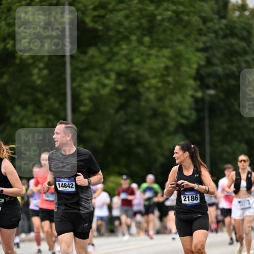 29.06.2025 - hella hamburg halbmarathon Dr. Thomas Lammeyer http://msf.ph/oto/8423333 29.06.2025 10:48:50 Kennedybrücke 1026, 1095, 1802, 1804, 2073, 2186, 2674, 2692, 3065, 3596, 4215, 4968, 5127, 5355, 5730, 5731, 6036, 6895, 7489, 7610, 7818, 8058, 8591, 8763, 8870, 9331, 9333, 10285, 10553, 10707 meine-sportfotos.de