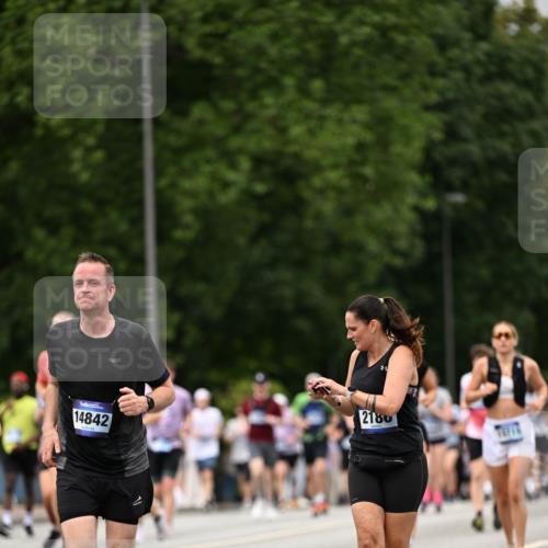 29.06.2025 - hella hamburg halbmarathon Dr. Thomas Lammeyer http://msf.ph/oto/8423354 29.06.2025 10:48:51 Kennedybrücke 1026, 1095, 1802, 1804, 2073, 2186, 2692, 3065, 3596, 4215, 4968, 5127, 5355, 5730, 5731, 6036, 6895, 7489, 7610, 7818, 8763, 8870, 9331, 9333, 10285, 10303, 10304, 10707 meine-sportfotos.de