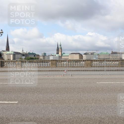 29.06.2025 - hella hamburg halbmarathon Lena Gebhardt http://msf.ph/oto/8423371 29.06.2025 08:58:09 Lombardsbrücke  meine-sportfotos.de