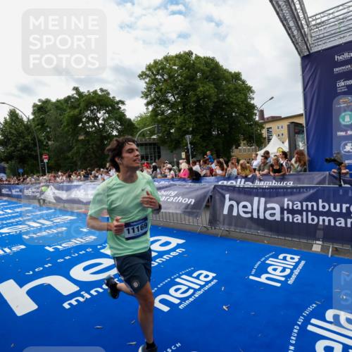 29.06.2025 - hella hamburg halbmarathon Zöllner http://msf.ph/oto/8423426 29.06.2025 10:33:09 Ziel 1910, 6473, 11169, 14276, 17802 meine-sportfotos.de