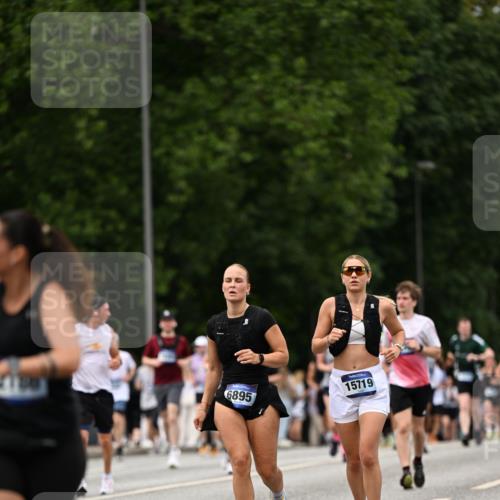 29.06.2025 - hella hamburg halbmarathon Dr. Thomas Lammeyer http://msf.ph/oto/8423429 29.06.2025 10:48:54 Kennedybrücke 1095, 2073, 2186, 2692, 3065, 3506, 3596, 4215, 4968, 5355, 5730, 5731, 6036, 6895, 7489, 7610, 7818, 8763, 8870, 9331, 9333, 10303, 10304, 10707 meine-sportfotos.de
