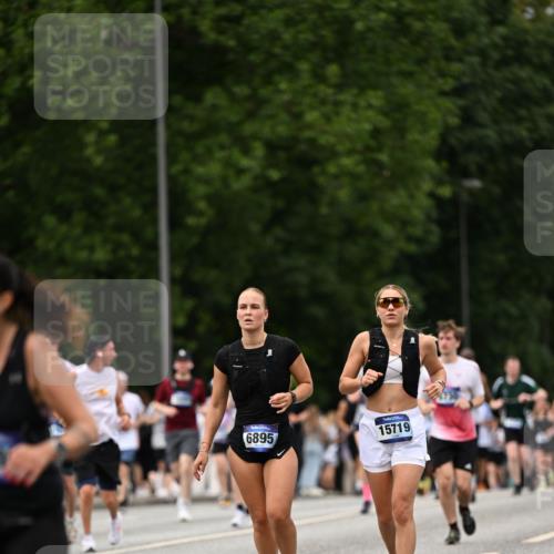 29.06.2025 - hella hamburg halbmarathon Dr. Thomas Lammeyer http://msf.ph/oto/8423434 29.06.2025 10:48:54 Kennedybrücke 1095, 2073, 2186, 2692, 3065, 3506, 3596, 4215, 4968, 5355, 5730, 5731, 6036, 6895, 7489, 7610, 7818, 8763, 8870, 9331, 9333, 10303, 10304, 10707 meine-sportfotos.de