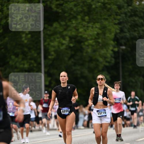 29.06.2025 - hella hamburg halbmarathon Dr. Thomas Lammeyer http://msf.ph/oto/8423439 29.06.2025 10:48:54 Kennedybrücke 1095, 2073, 2186, 2692, 3065, 3506, 3596, 4215, 4968, 5355, 5730, 5731, 6036, 6895, 7489, 7610, 7818, 8763, 8870, 9331, 9333, 10303, 10304, 10707 meine-sportfotos.de
