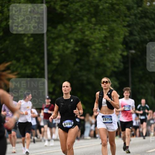 29.06.2025 - hella hamburg halbmarathon Dr. Thomas Lammeyer http://msf.ph/oto/8423446 29.06.2025 10:48:54 Kennedybrücke 1095, 2073, 2186, 2692, 3065, 3506, 3596, 4215, 4968, 5355, 5730, 5731, 6036, 6895, 7489, 7610, 7818, 8763, 8870, 9331, 9333, 10303, 10304, 10707 meine-sportfotos.de