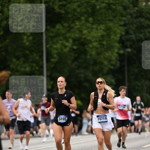 29.06.2025 - hella hamburg halbmarathon Dr. Thomas Lammeyer http://msf.ph/oto/8423453 29.06.2025 10:48:54 Kennedybrücke 1095, 2073, 2186, 2692, 3065, 3506, 3596, 4215, 4968, 5355, 5730, 5731, 6036, 6895, 7489, 7610, 7818, 8763, 8870, 9331, 9333, 10303, 10304, 10707 meine-sportfotos.de