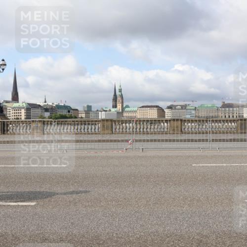 29.06.2025 - hella hamburg halbmarathon Lena Gebhardt http://msf.ph/oto/8423457 29.06.2025 08:58:10 Lombardsbrücke  meine-sportfotos.de