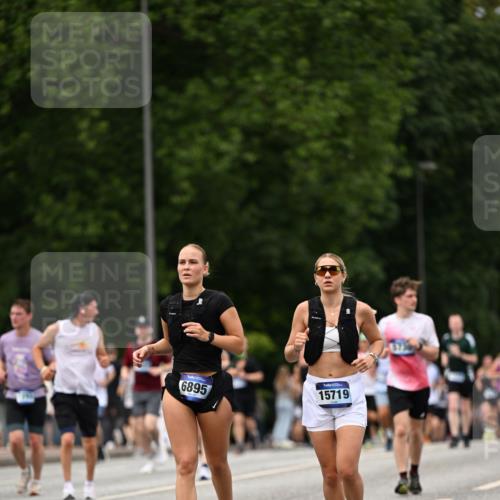 29.06.2025 - hella hamburg halbmarathon Dr. Thomas Lammeyer http://msf.ph/oto/8423459 29.06.2025 10:48:54 Kennedybrücke 1095, 2073, 2186, 2692, 3065, 3506, 3596, 4215, 4968, 5355, 5730, 5731, 6036, 6895, 7489, 7610, 7818, 8763, 8870, 9331, 9333, 10303, 10304, 10707 meine-sportfotos.de