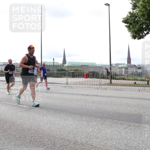 29.06.2025 - hella hamburg halbmarathon Lena Gebhardt http://msf.ph/oto/8423460 29.06.2025 10:28:13 Lombardsbrücke 11692, 11739, 1148, 3445, 5177, 5369, 5604, 5847, 6632, 7497, 7667, 7980, 8215, 8327, 9567, 9653, 9654, 9688, 11692, 11739, 12780, 12823, 12842, 13045, 13296, 13400, 13568, 13678, 13860, 14017, 14155, 15123, 15607, 15608, 16569, 16804, 18256, 18604, 18626, 19180 meine-sportfotos.de