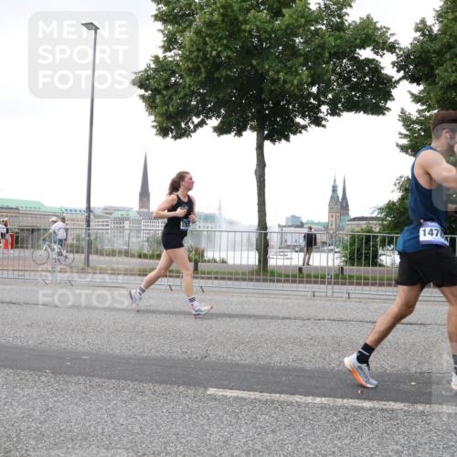 29.06.2025 - hella hamburg halbmarathon Lena Gebhardt http://msf.ph/oto/8423463 29.06.2025 10:53:04 Lombardsbrücke 17, 147, 1369, 1826, 2146, 2291, 2362, 2409, 2701, 2988, 3140, 3227, 3787, 4195, 4591, 4626, 4729, 5428, 6135, 6521, 7032, 7483, 7681, 7737, 8414, 8641, 9545, 9764, 10043, 10055, 10417, 10490, 10568, 10600, 10661, 10879, 10981, 11520, 11524, 11919, 12127, 12128, 12193, 12219, 12700, 12994, 13489, 13916, 13917, 14009, 14038, 14765, 14807, 14977, 14979, 16137 meine-sportfotos.de