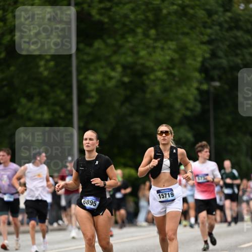 29.06.2025 - hella hamburg halbmarathon Dr. Thomas Lammeyer http://msf.ph/oto/8423464 29.06.2025 10:48:54 Kennedybrücke 1095, 2073, 2186, 2692, 3065, 3506, 3596, 4215, 4968, 5355, 5730, 5731, 6036, 6895, 7489, 7610, 7818, 8763, 8870, 9331, 9333, 10303, 10304, 10707 meine-sportfotos.de