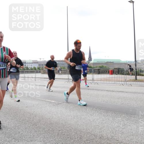 29.06.2025 - hella hamburg halbmarathon Lena Gebhardt http://msf.ph/oto/8423477 29.06.2025 10:28:14 Lombardsbrücke 6632, 12823, 11692, 11739, 1148, 3445, 5177, 5369, 5604, 5847, 6632, 7497, 7667, 7980, 8215, 8327, 9567, 9653, 9654, 9855, 11692, 11739, 12780, 12823, 12842, 13045, 13296, 13400, 13568, 13678, 13860, 14017, 14155, 15123, 15607, 15608, 16569, 16804, 18256, 18604, 18626, 19180 meine-sportfotos.de