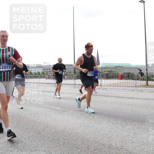 29.06.2025 - hella hamburg halbmarathon Lena Gebhardt http://msf.ph/oto/8423494 29.06.2025 10:28:14 Lombardsbrücke 6632, 18291, 12823, 11692, 18255, 11739, 1148, 3445, 5177, 5369, 5604, 5847, 6632, 7497, 7667, 7980, 8215, 8327, 9567, 9653, 9654, 9855, 11692, 11739, 12780, 12823, 12842, 13045, 13296, 13400, 13568, 13678, 13860, 14017, 14155, 15123, 15607, 15608, 16569, 16804, 18256, 18604, 18626, 19180 meine-sportfotos.de