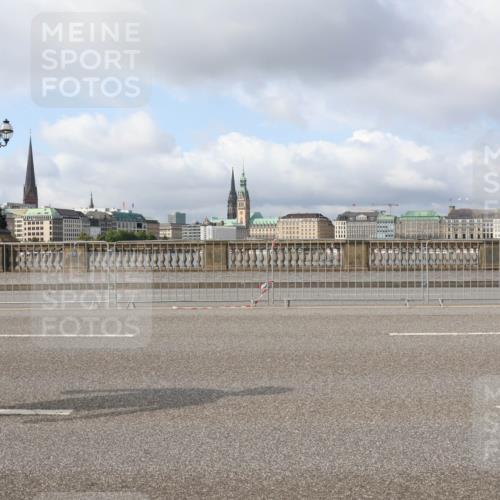 29.06.2025 - hella hamburg halbmarathon Lena Gebhardt http://msf.ph/oto/8423497 29.06.2025 08:58:10 Lombardsbrücke  meine-sportfotos.de